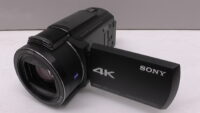 Filmadora Sony fdr-ax43 4K  seminova: compacta, com foco ultrarrápido e fluxo de trabalho 4k.