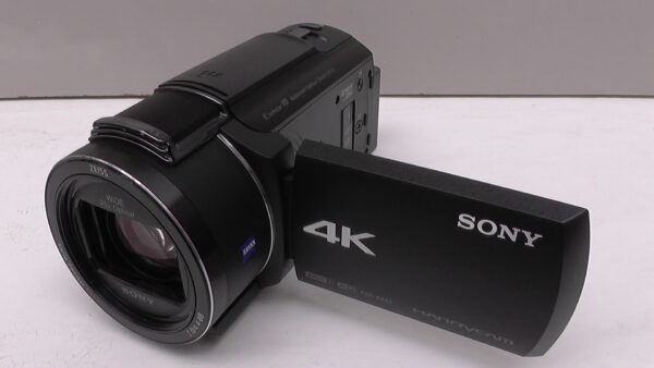 Filmadora Sony fdr-ax43 4K  seminova: compacta, com foco ultrarrápido e fluxo de trabalho 4k.