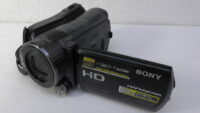 filmadora sony hdr-sr11 usada com o zoom da categoria para não perder nenhum detalhe, filma no escuro total