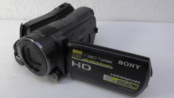filmadora sony hdr-sr11 usada com o zoom da categoria para não perder nenhum detalhe, filma no escuro total