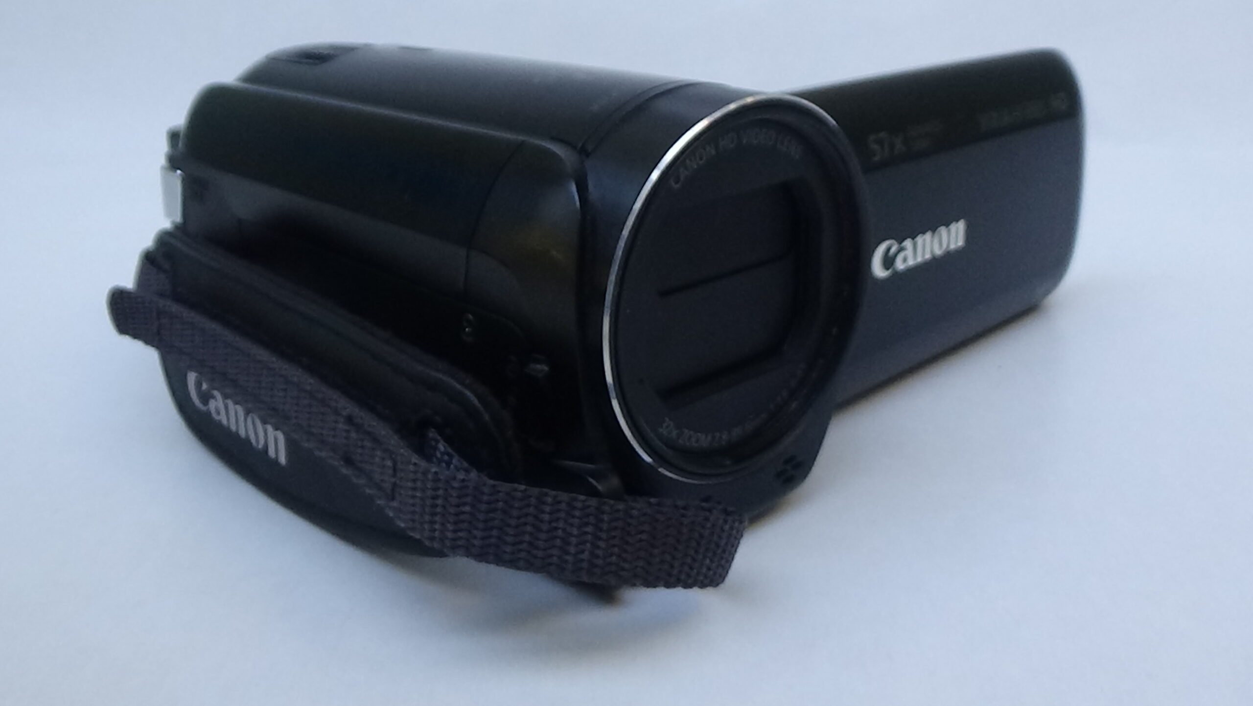 Filmadora canon hf-r800 foco por detecção de face  com design resistente a poeira e umidade - Imagem 7