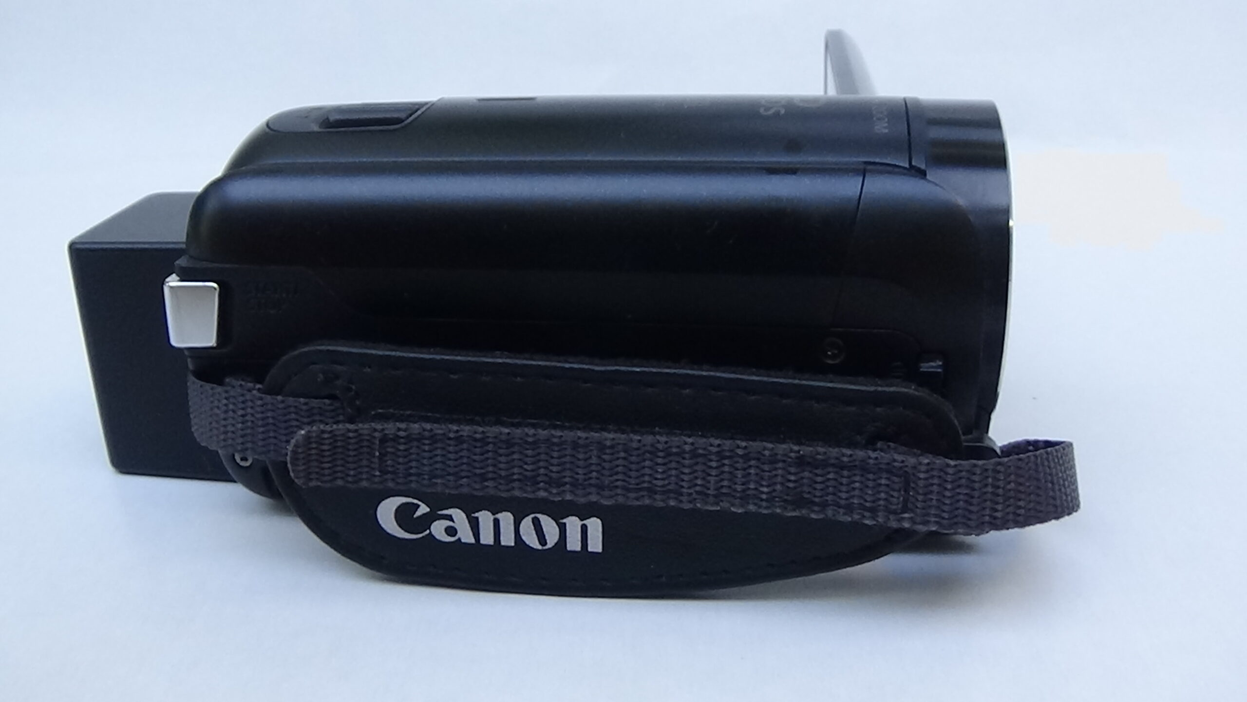 Filmadora canon hf-r800 foco por detecção de face  com design resistente a poeira e umidade - Imagem 8