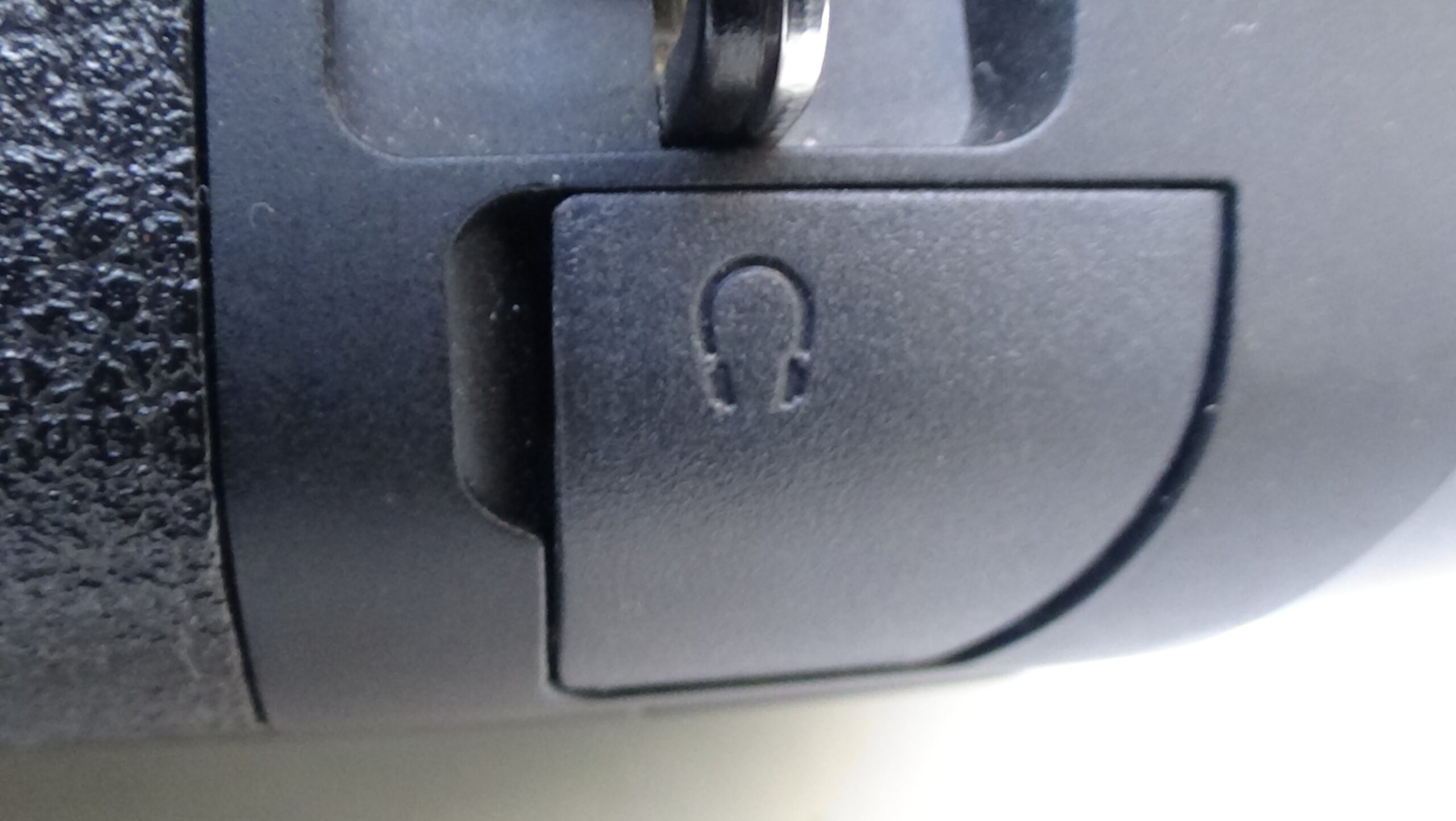 Filmadora sony fdr-fx53 4k para vídeos de bastidores (making of) de produções maiores,  discreta. - Imagem 3