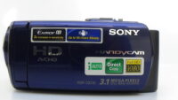 Filmadora sony hdr-cx110 para produção de conteúdo educacional com clareza de áudio e imagem.