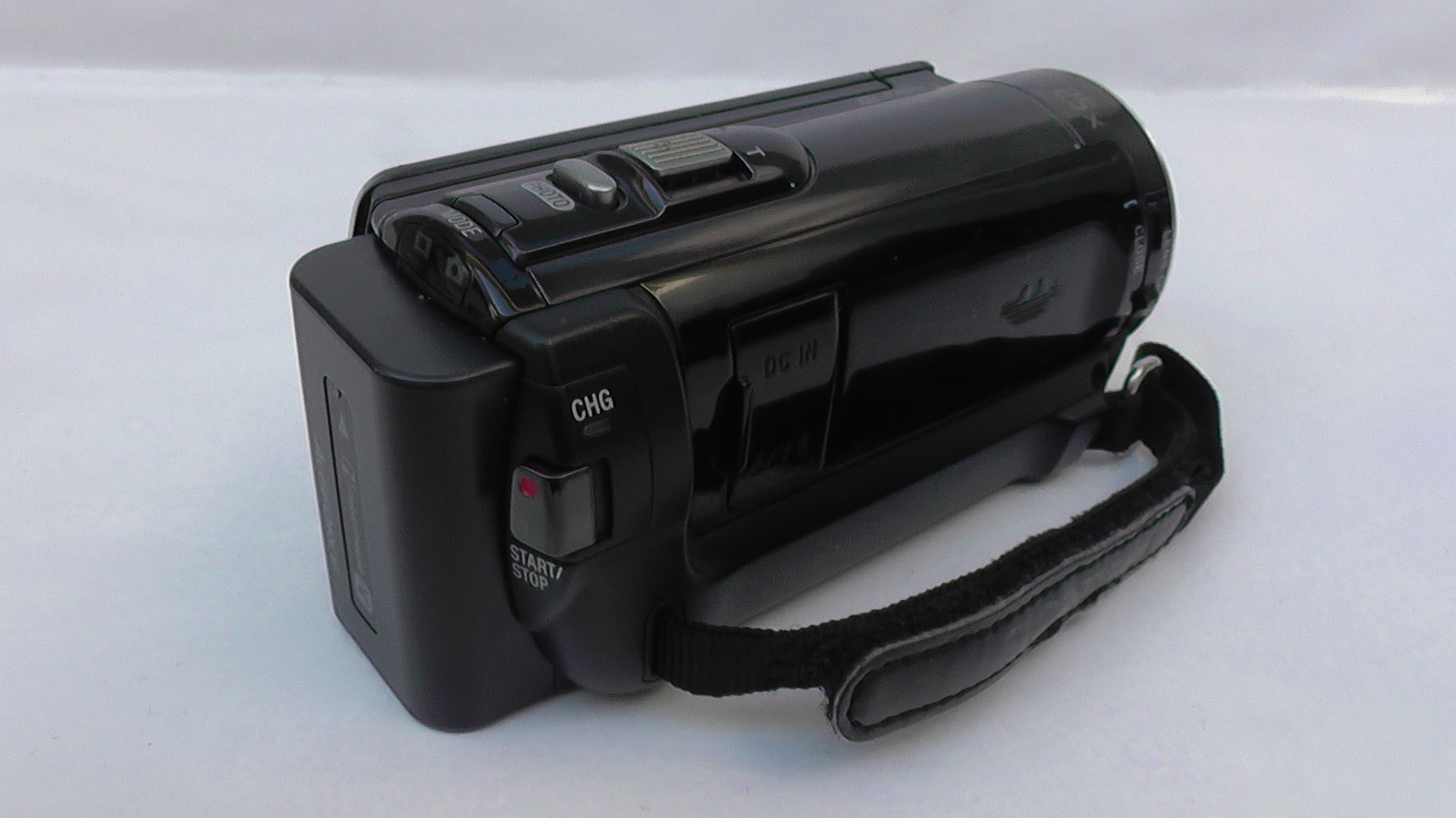 Filmadora sony hdr-cx116 praticidade e imagem de qualidade. ideal para uso pessoal ou semi profissional. - Imagem 3