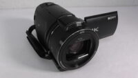 Filmadora sony fdr-ax43 4k de filmagem usada para produção de conteúdo corporativo e vídeos de treinamento.