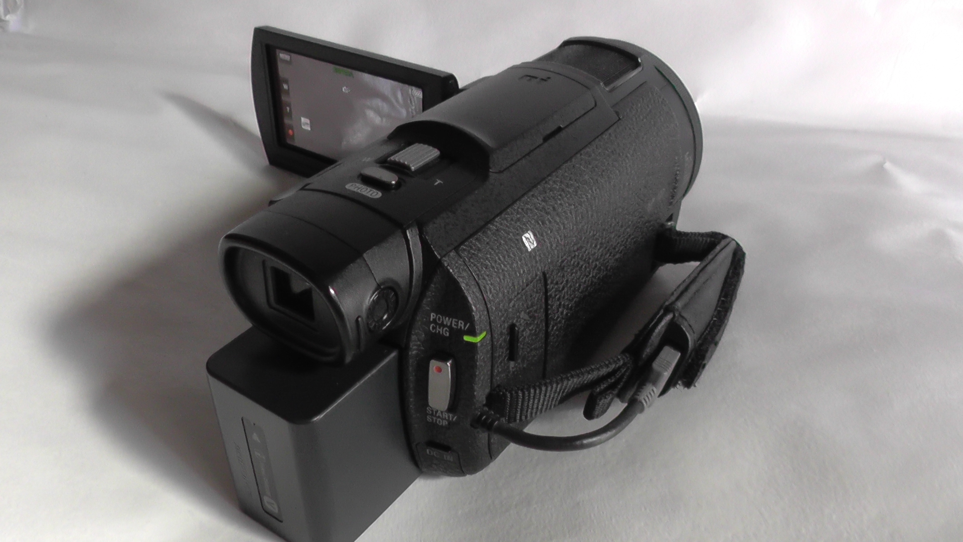 filmadora sony fdr-ax33 4k compacta e discreta para todas as ocasiões. leveza e praticidade. - Imagem 8