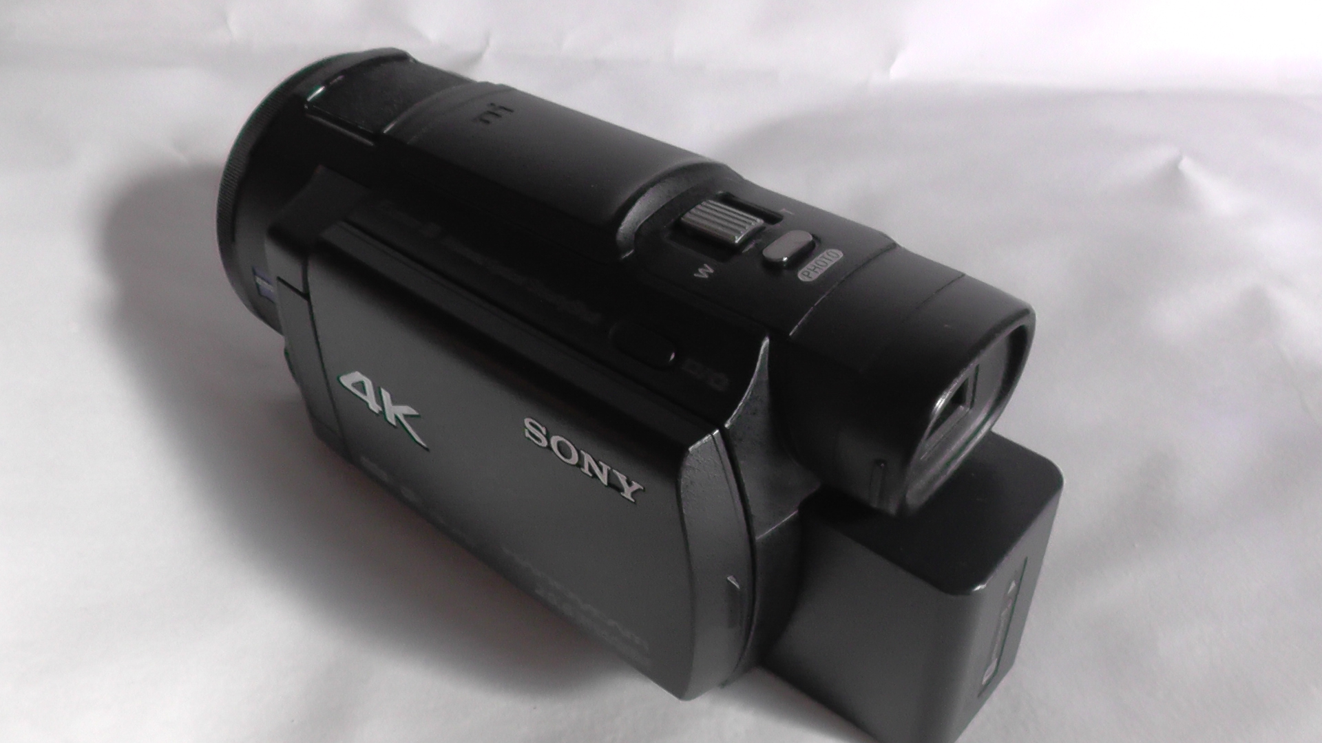 filmadora sony fdr-ax33 4k compacta e discreta para todas as ocasiões. leveza e praticidade. - Imagem 10