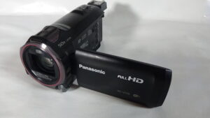 filmadora panasonic HC-V770  alta definição para vídeos claros . qualidade de imagem incrível.